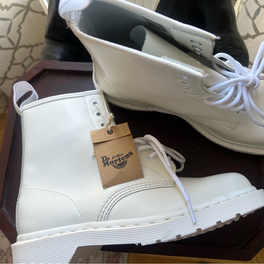 Dr. Martens, 1460 Nappa Leather 8-Eye Boot for Men and Women.